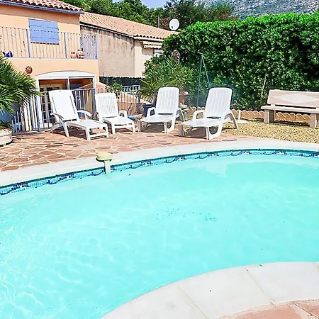 Hébergement de vacances 5 Pièces Avec Piscine Privée Près De La Au Lavandou - Fr-1-251-852
