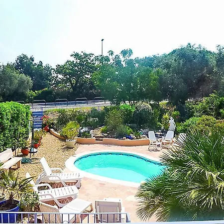 Hébergement de vacances 5 Pièces Avec Piscine Privée Près De La Au Lavandou - Fr-1-251-852 *